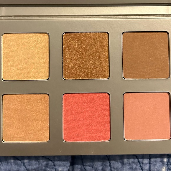 Eye shadow palettes, blushes, bronzers. New never used. - Picture 4 of 8